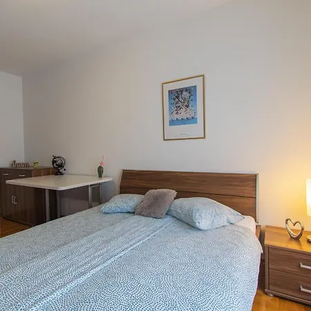 Апартаменти Flexible Selfcheckins 35 - - Garage - Loggia - New Загреб