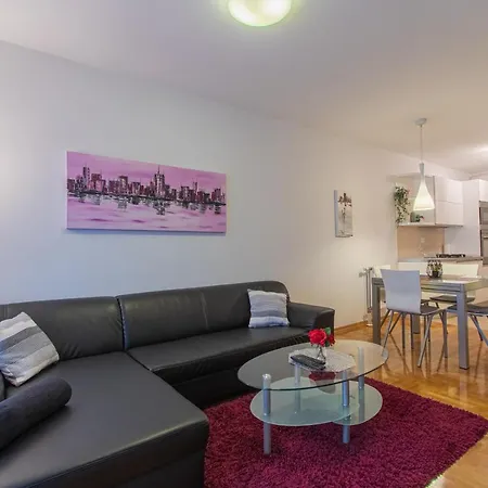 Апартаменти Flexible Selfcheckins 35 - - Garage - Loggia - New Загреб