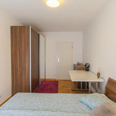 Flexible Selfcheckins 35 - - Garage - Loggia - New Загреб