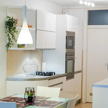 Апартаменти Flexible Selfcheckins 35 - - Garage - Loggia - New Загреб