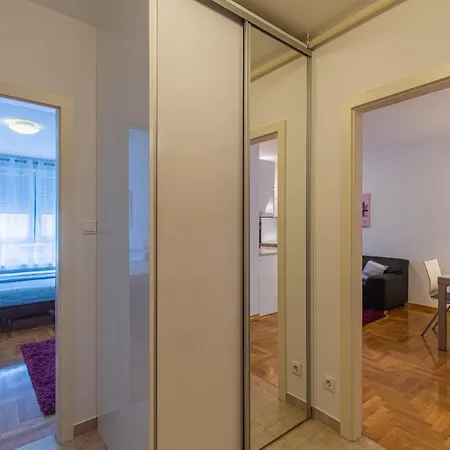 Flexible Selfcheckins 35 - - Garage - Loggia - New *